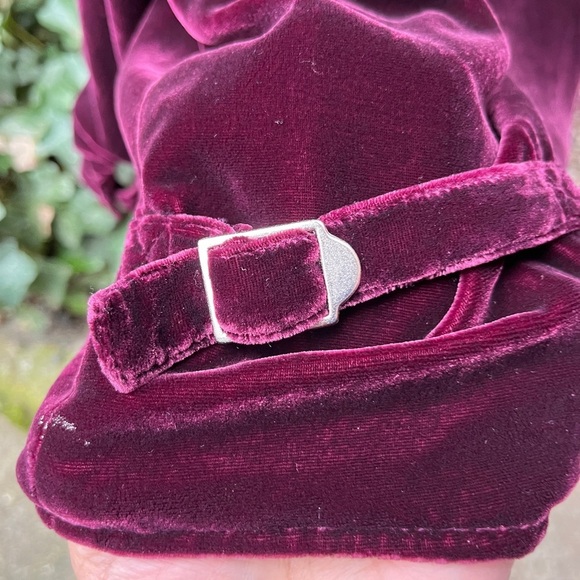 Purple Velvet Bomber Jacket with Zip-Up Style - Picture 4 of 7